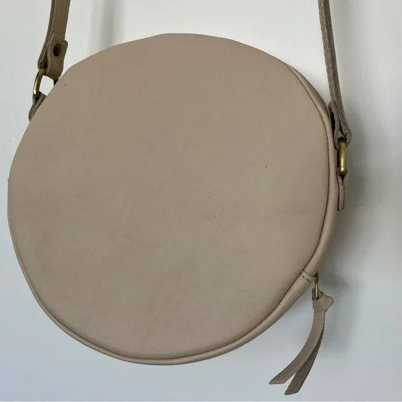 Portland Leather Circle Crossbody Large Bone - Picture 4 of 8